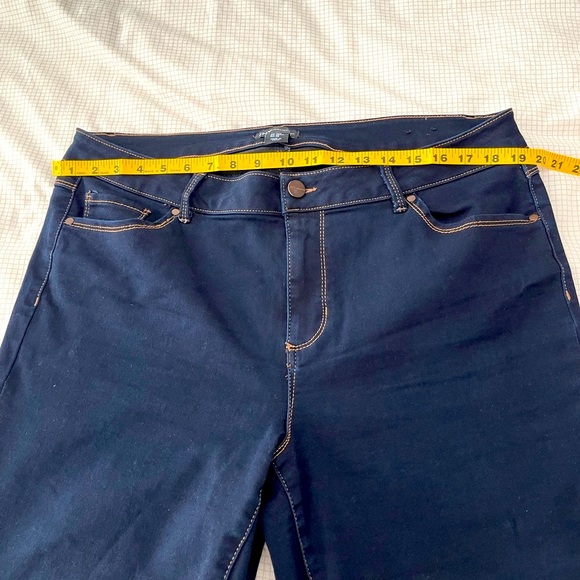 Jones New York stretchy jeans 20W like new deep indigo blue soft stretchy - Picture 6 of 9